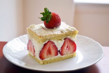 Japanese-Style Strawberry Shortcake