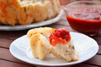 Garlic Parmesan Pull-Apart Bread