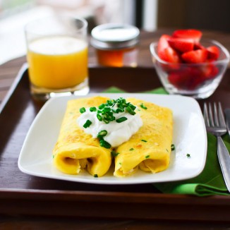 Smoked Salmon & Cream Cheese Egg Crepes