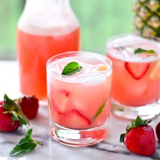 Thirsty Thursdays: Strawberry-Pineapple Agua Frescas