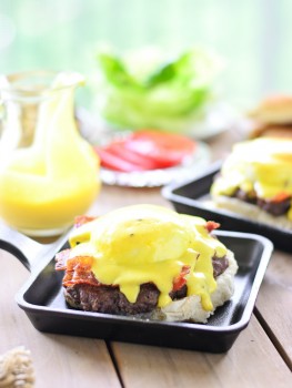Sunday Brunch: Eggs Benedict Burger